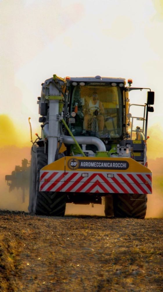 Interramento con semovente — Agromeccanica Rocchi